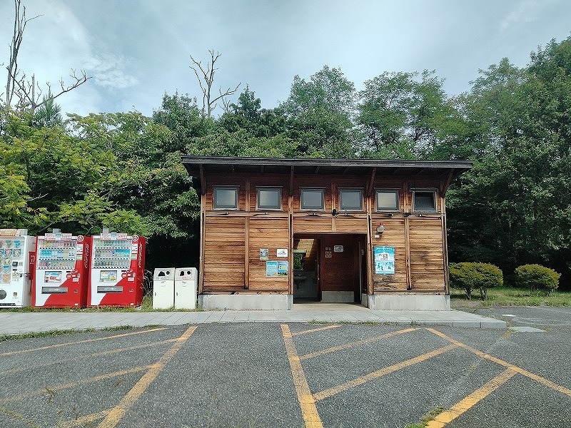 東口駐車場トイレ