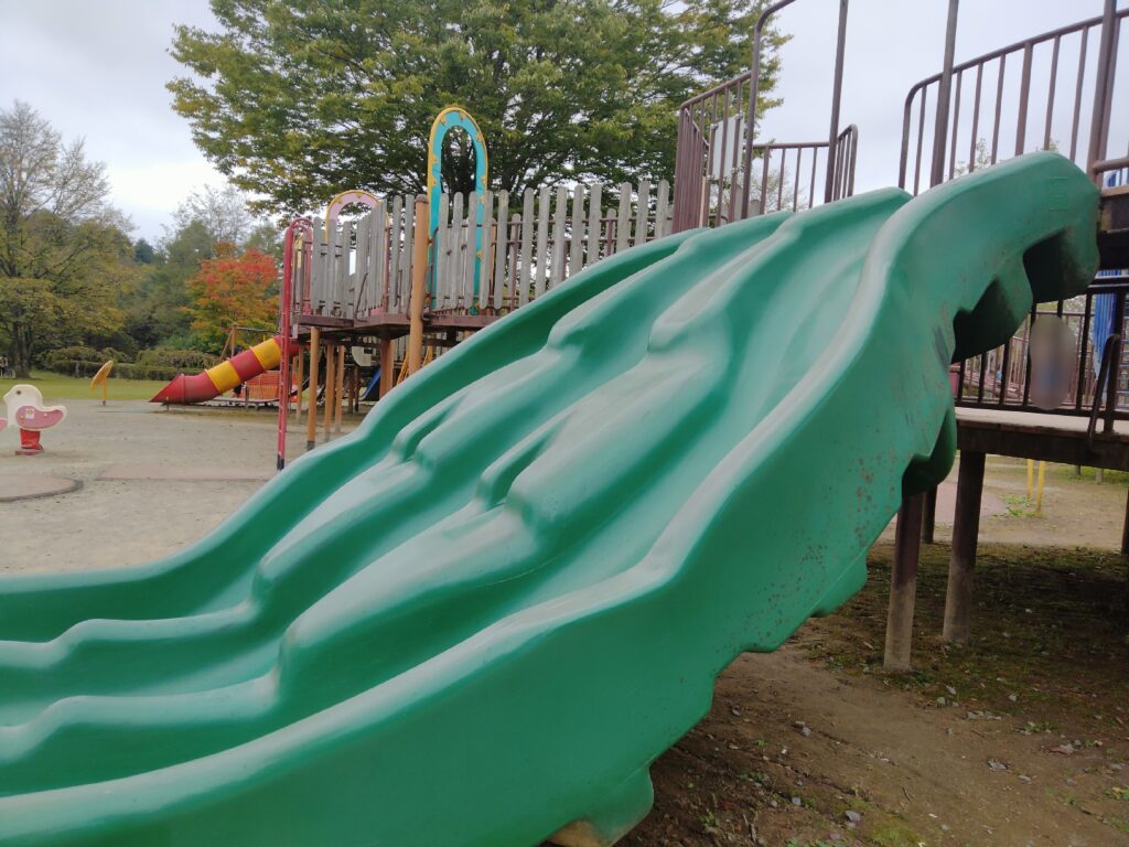 湯川ふるさと公園　大型遊具