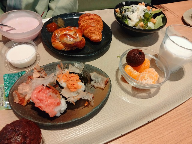 朝食バイキング